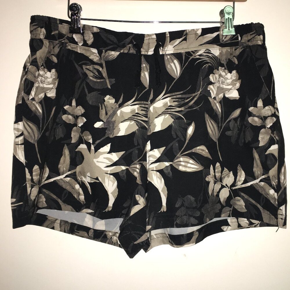 Athleisure Shorts 3 Pair Black and Floral Size L and 16-18 Great Condition
